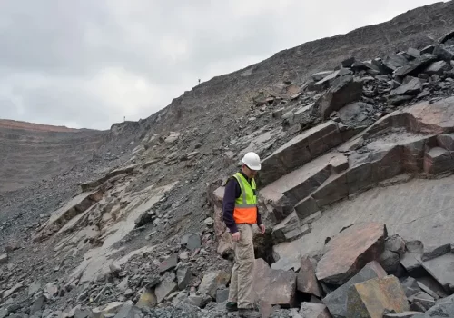 P_Structural-Geology-for-Mine-Geotechnics2019110623292303220200506164532271